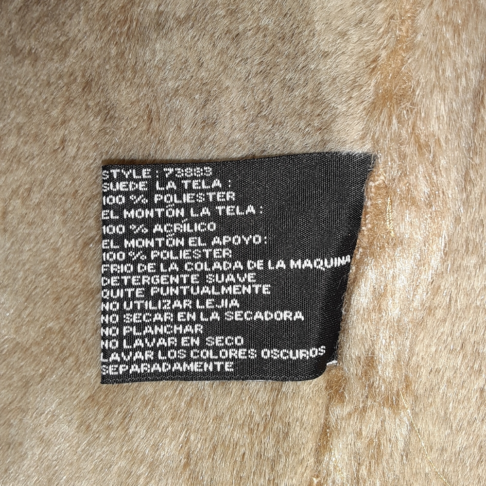 Woman's coat - Picture 3 of 7